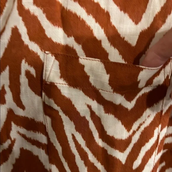 Torrid Brown and White Sleeveless Graphic Top - Picture 4 of 9